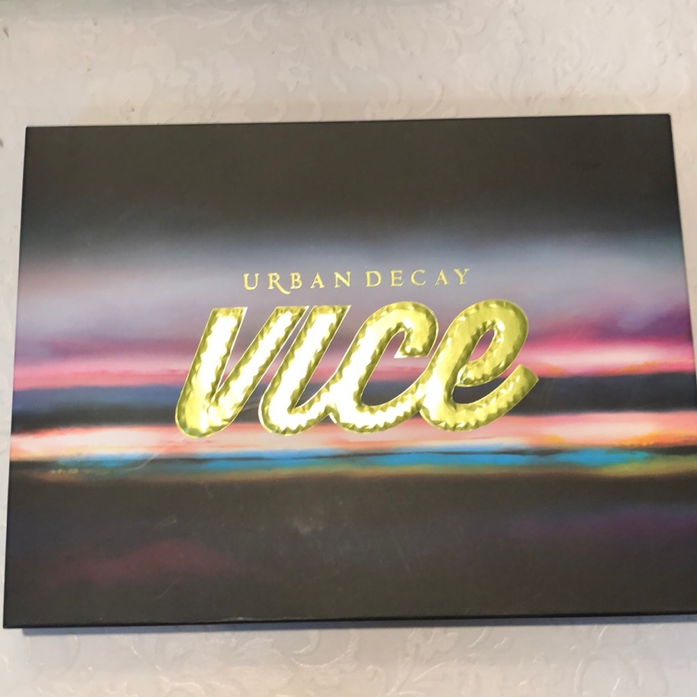 Urban Decay Vice 3 Eyeshadow Palette